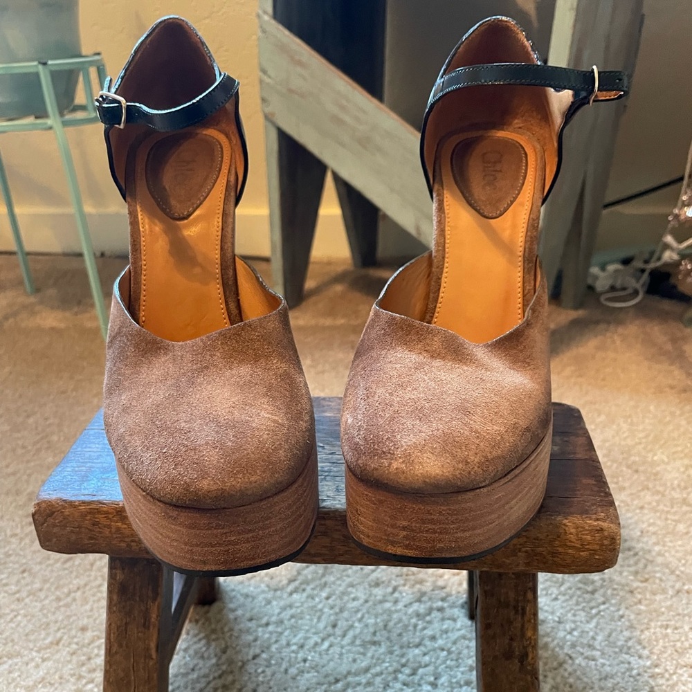 Chloé brown suede wedges